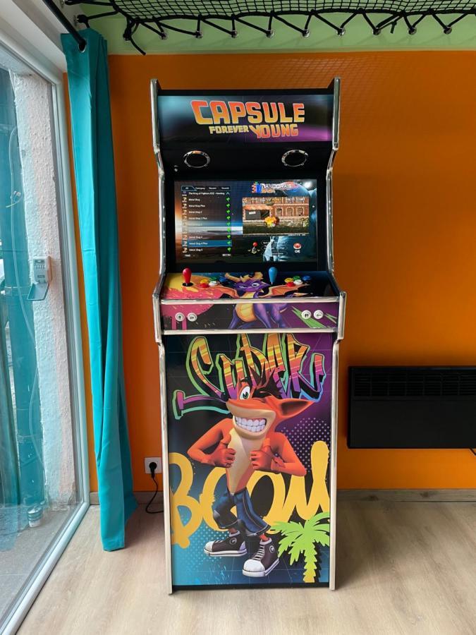 Capsule Forever Young - Jacuzzi - Sauna - Billard - Arcade De Jeux - Netflix & Home Cinema - Ping Pong Hastiere-par-dela Exterior foto