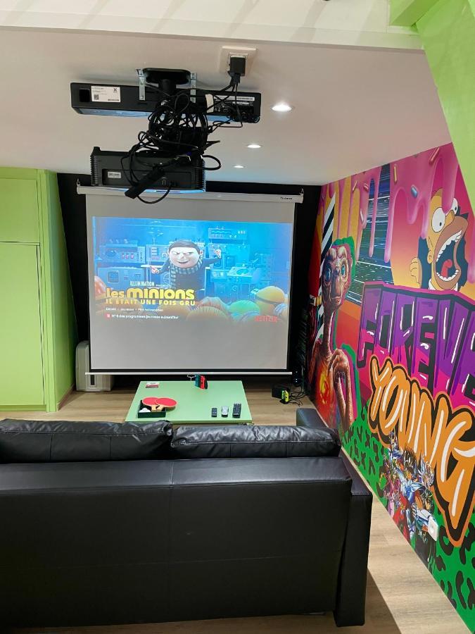 Capsule Forever Young - Jacuzzi - Sauna - Billard - Arcade De Jeux - Netflix & Home Cinema - Ping Pong Hastiere-par-dela Exterior foto