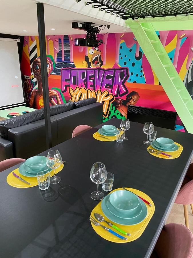 Capsule Forever Young - Jacuzzi - Sauna - Billard - Arcade De Jeux - Netflix & Home Cinema - Ping Pong Hastiere-par-dela Exterior foto