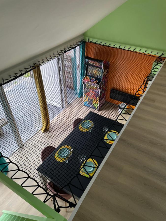 Capsule Forever Young - Jacuzzi - Sauna - Billard - Arcade De Jeux - Netflix & Home Cinema - Ping Pong Hastiere-par-dela Exterior foto