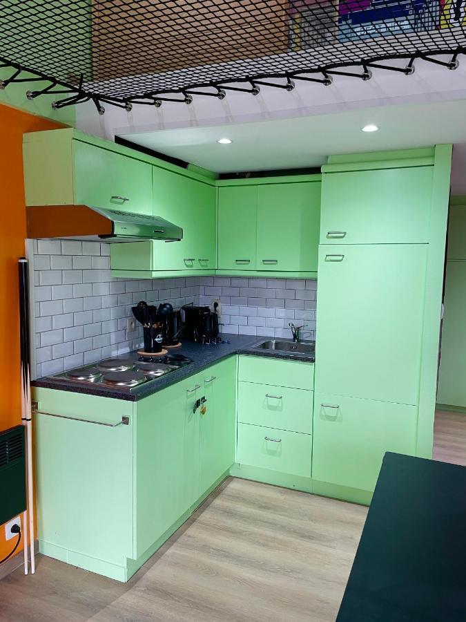 Capsule Forever Young - Jacuzzi - Sauna - Billard - Arcade De Jeux - Netflix & Home Cinema - Ping Pong Hastiere-par-dela Exterior foto