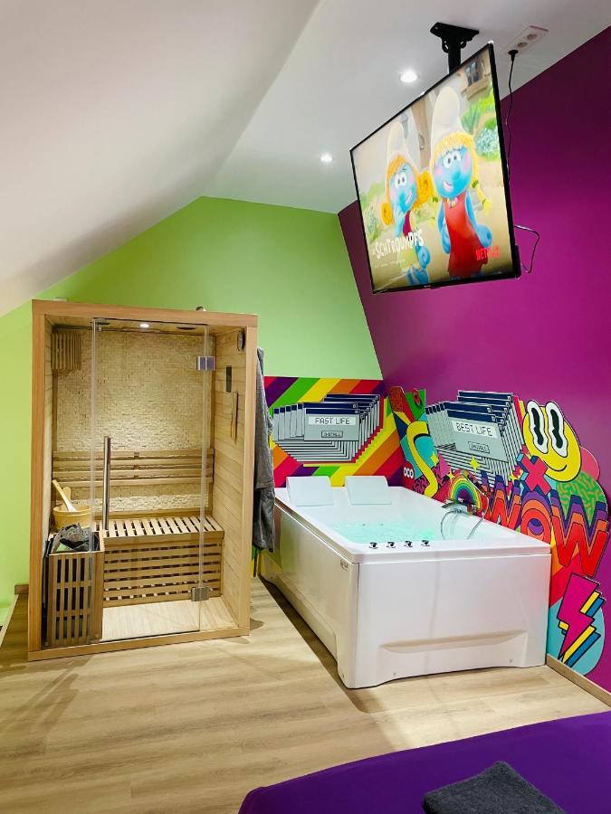 Capsule Forever Young - Jacuzzi - Sauna - Billard - Arcade De Jeux - Netflix & Home Cinema - Ping Pong Hastiere-par-dela Exterior foto