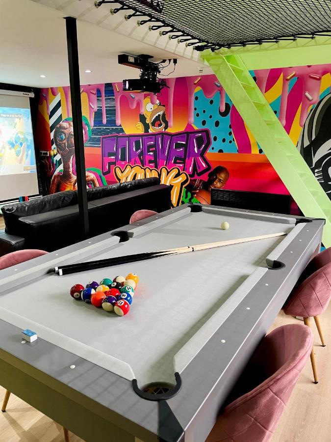 Capsule Forever Young - Jacuzzi - Sauna - Billard - Arcade De Jeux - Netflix & Home Cinema - Ping Pong Hastiere-par-dela Exterior foto